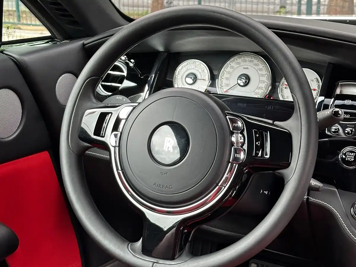 Фото 18 - Rolls-Royce Wraith