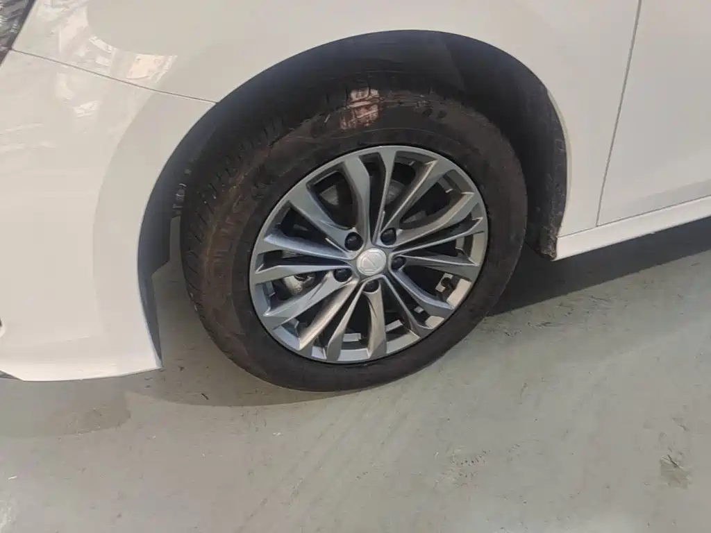Фото 23 - MG MG5