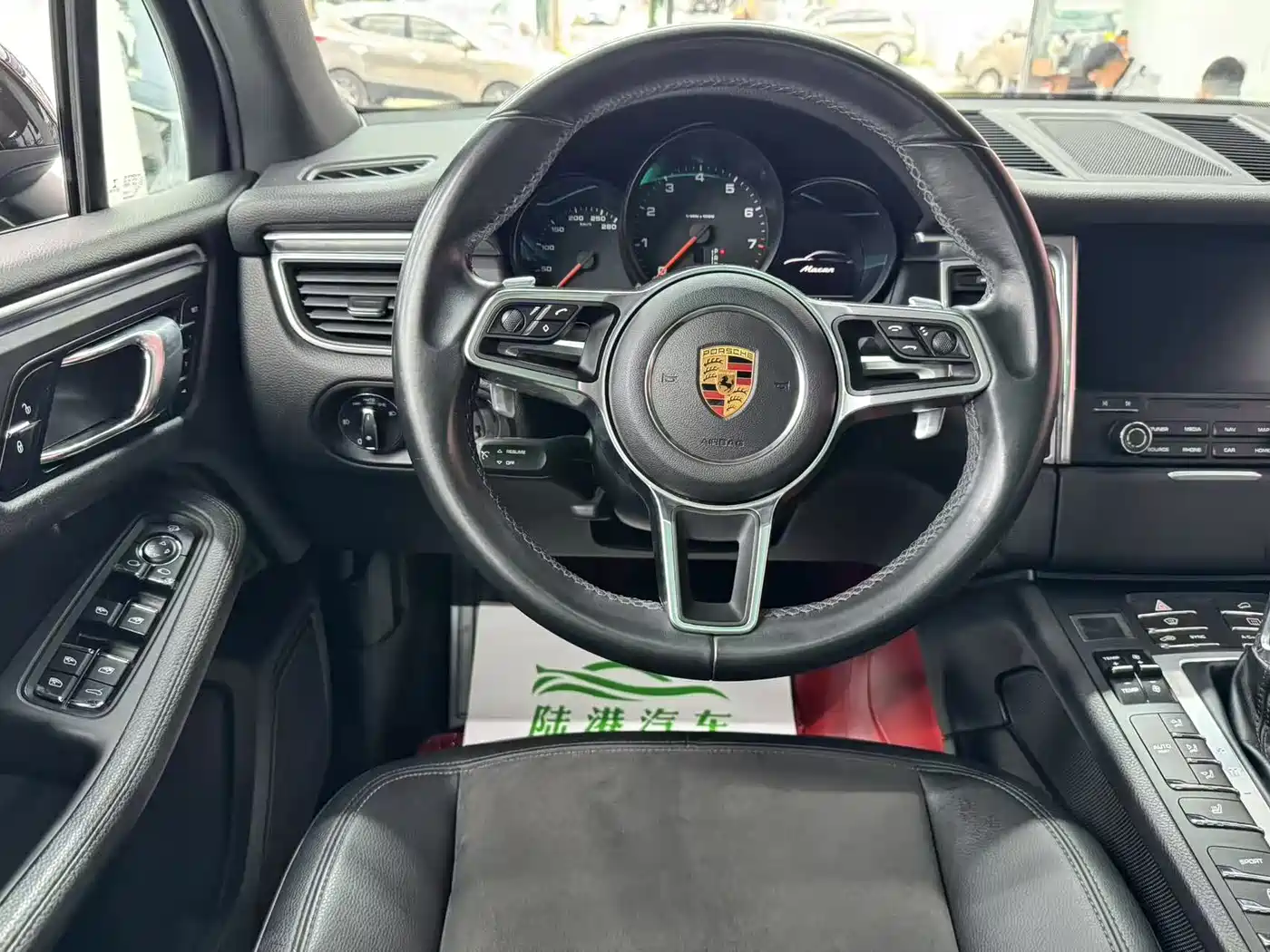 Porsche Macan 2017 Macan 2.0T фото 12