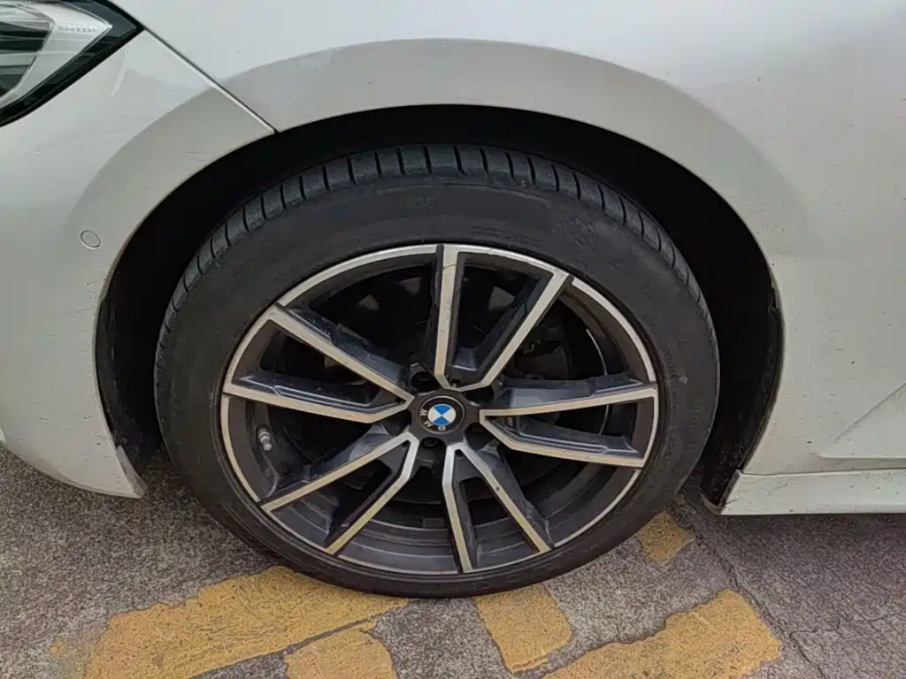 Фото 23 - BMW 3 Series