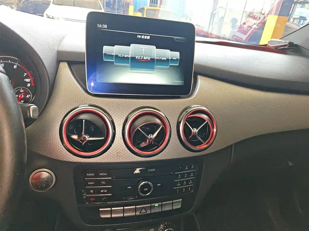 Mercedes-Benz B-Class 2017 B 200 Dynamic фото 6