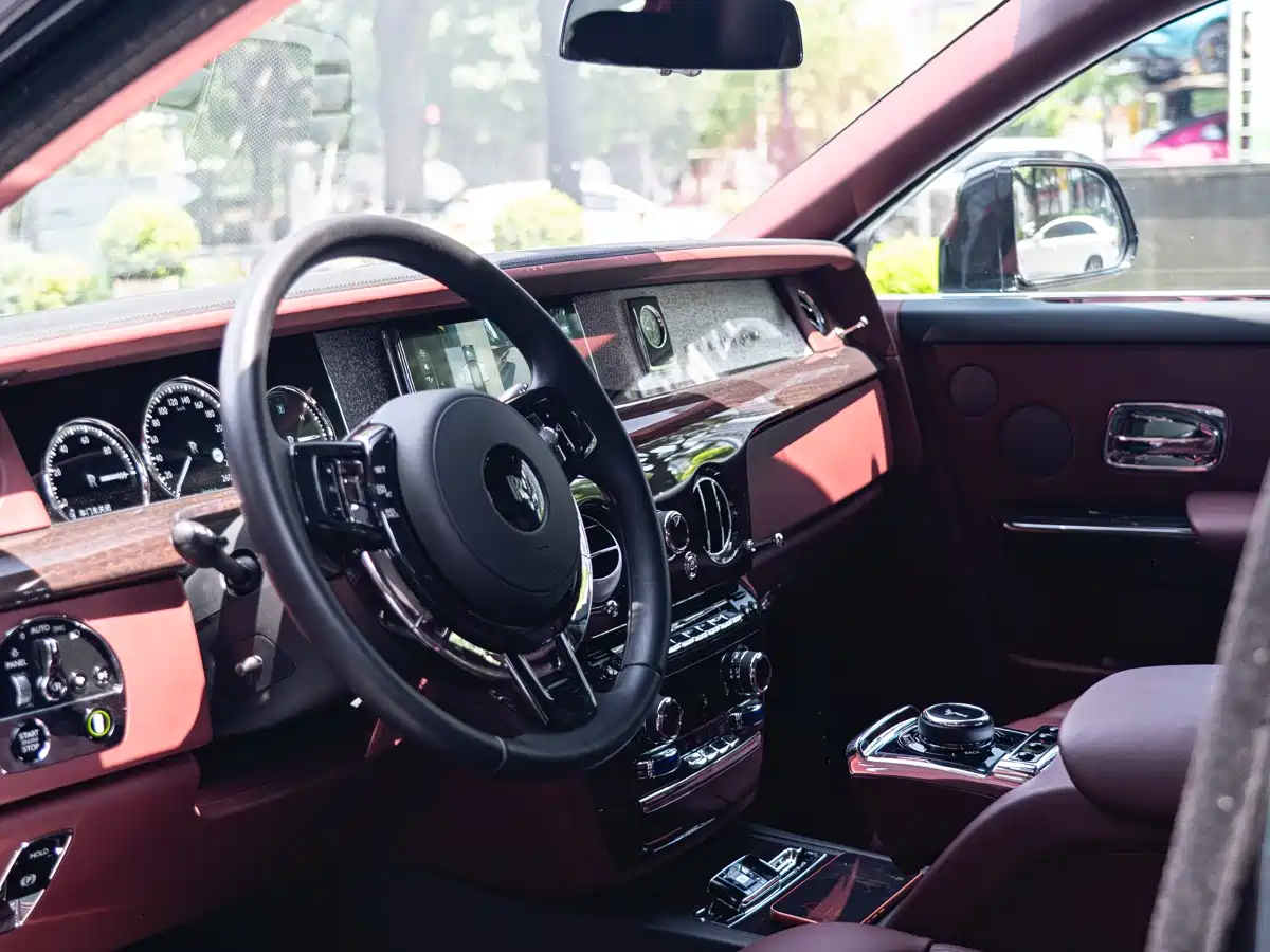 Фото 9 - Rolls-Royce Phantom