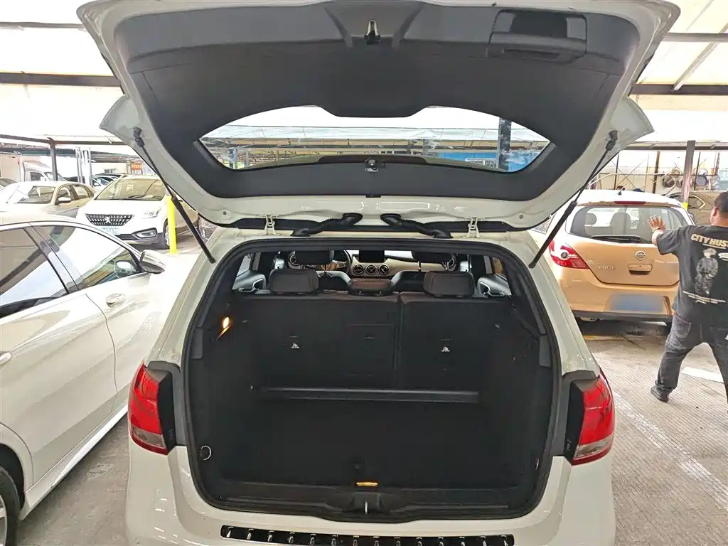 Mercedes-Benz B-Class 2017 B 200 Dynamic фото 12