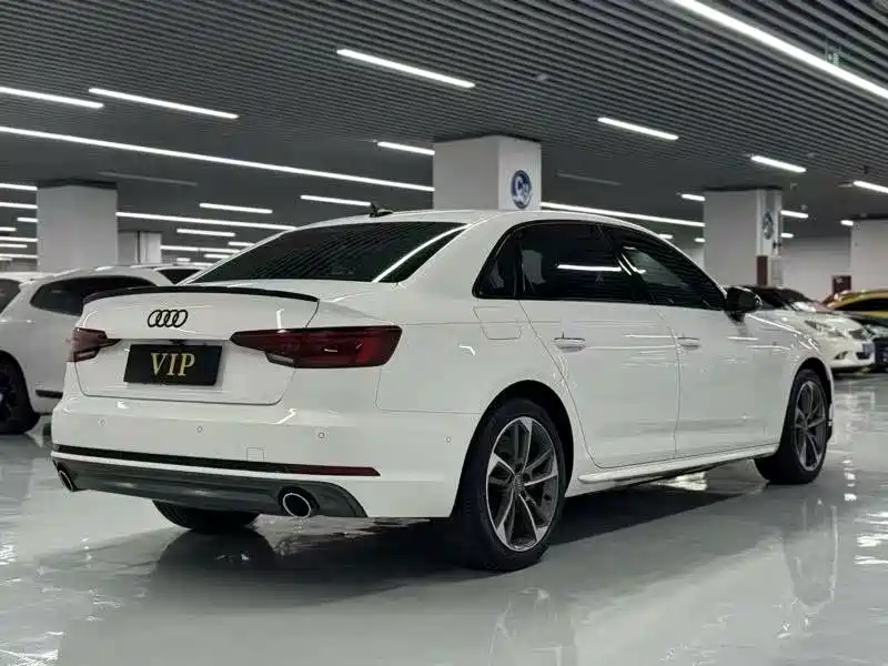 صورة 7 - Audi A4L
