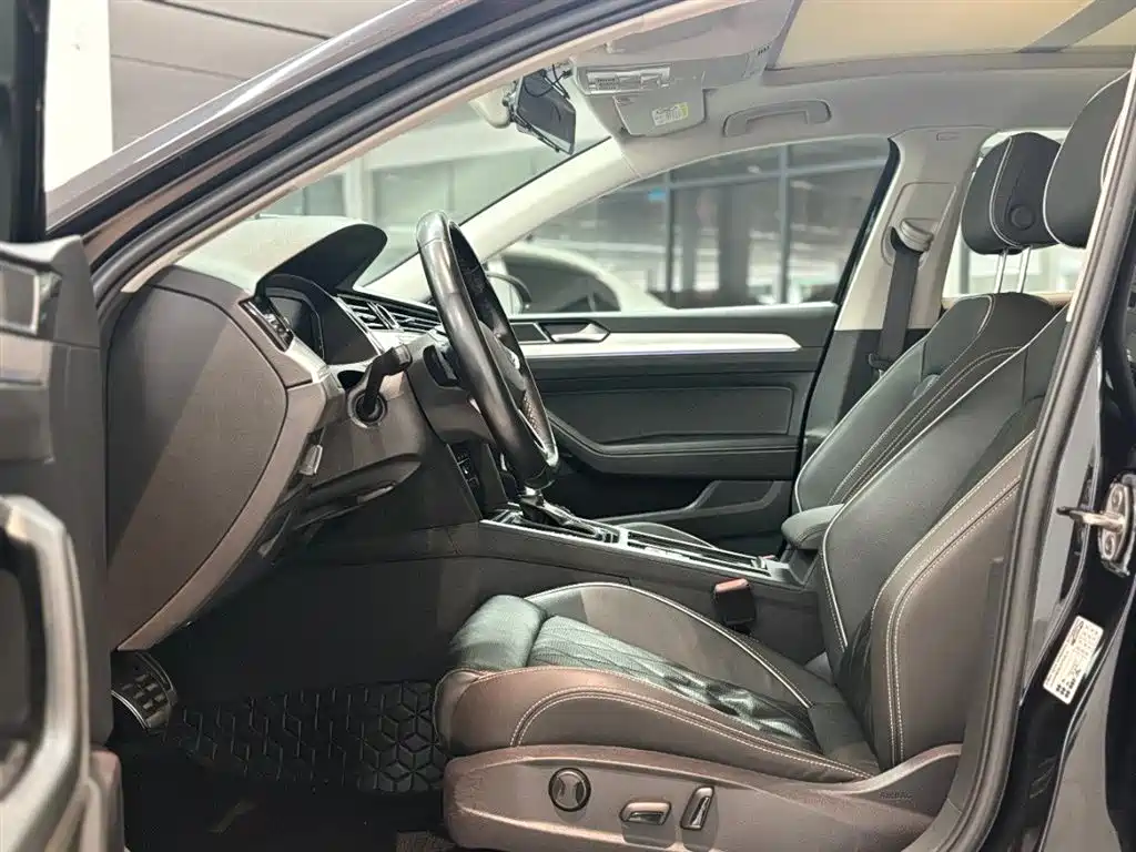 Volkswagen Magotan GTE Plug-in Hybrid 2022 GTE Luxury фото 6