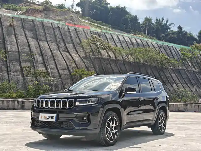 Jeep Commander 2.0T, Моноприводный Элит