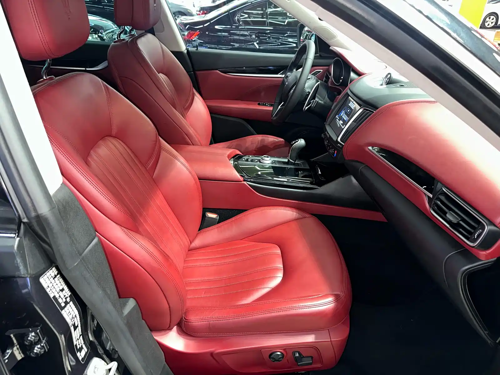 Фото 16 - Maserati Levante