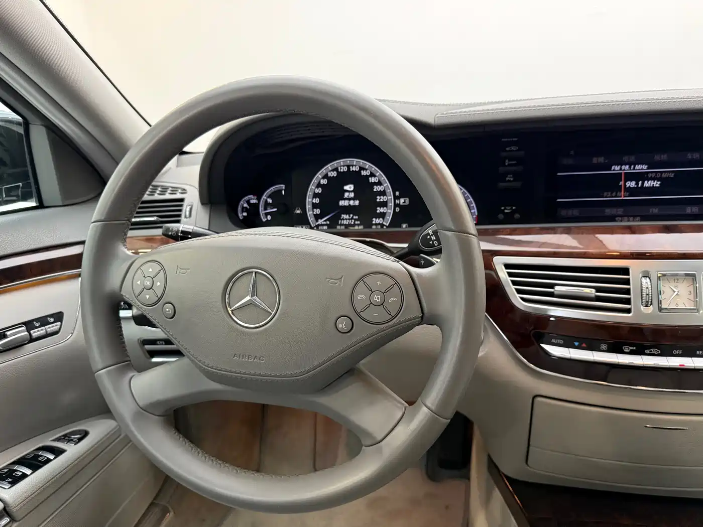 Mercedes-Benz S-Class 2011 S 350 L CGI фото 16