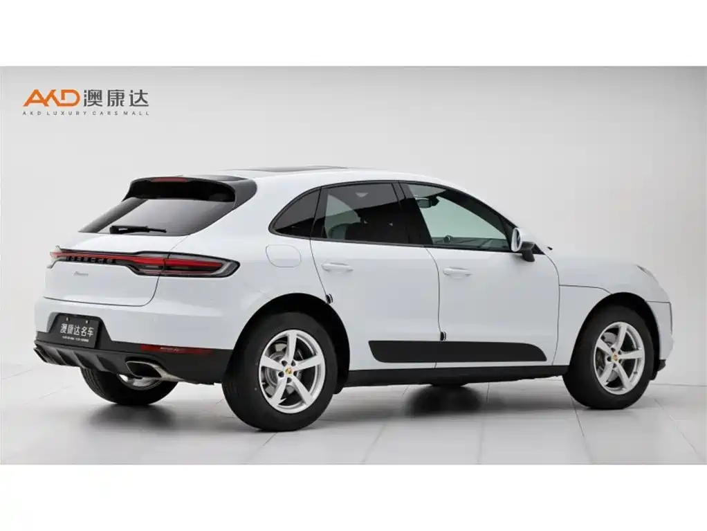 Photo 3 - Porsche Macan