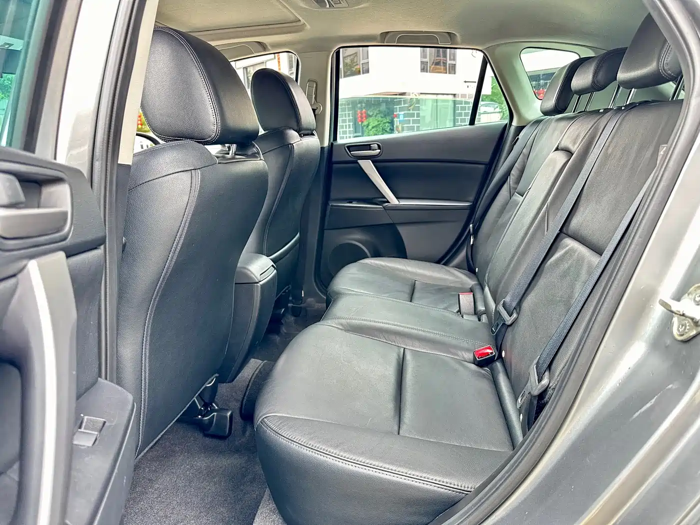 Mazda Mazda3 Axela 2013 2012 Hatchback 2.0L Automatic Luxury