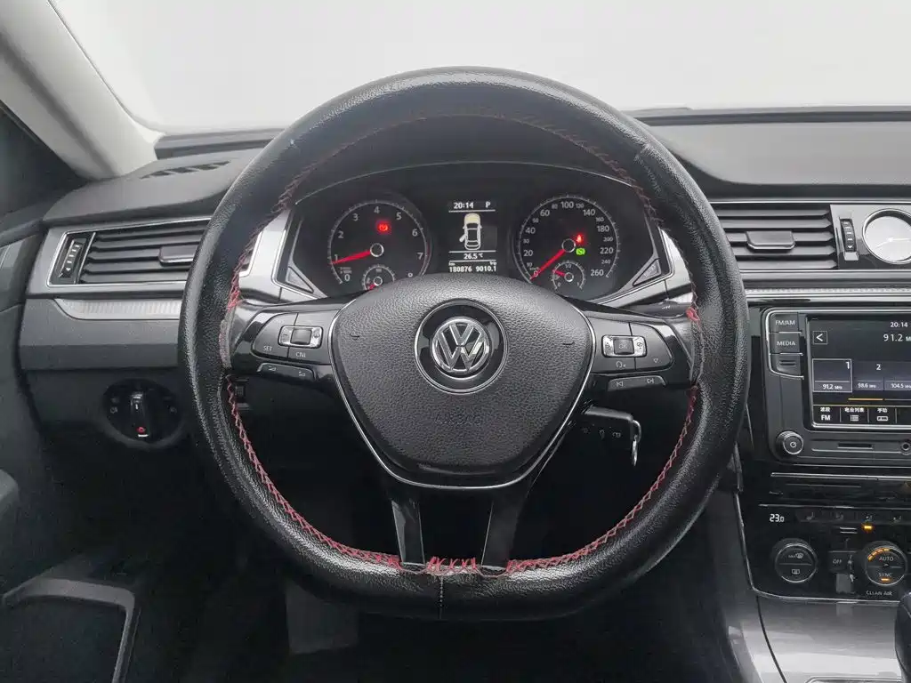 Фото 11 - Volkswagen Passat