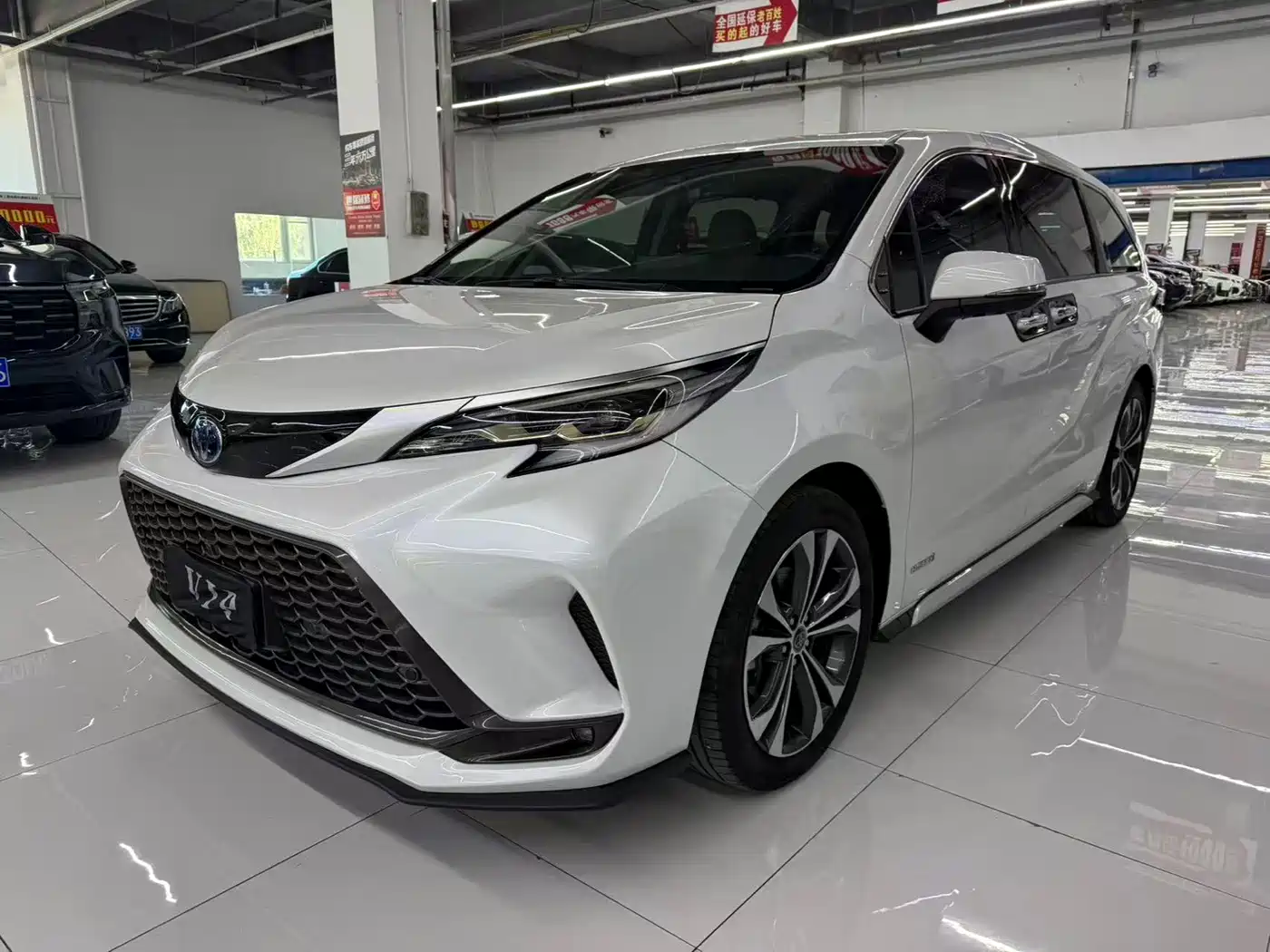 Toyota Granvia 2023 2.5L Hybrid Prestige PLUS Edition