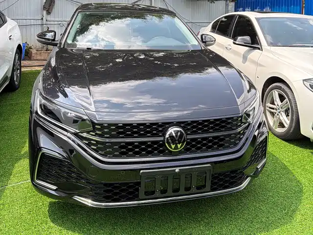 Volkswagen Passat 2023