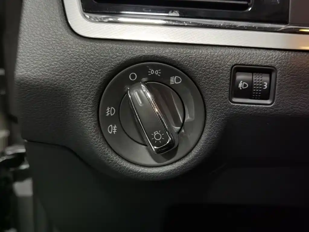 Volkswagen Bora 2013 2013 1.6L Manual Fashion Model