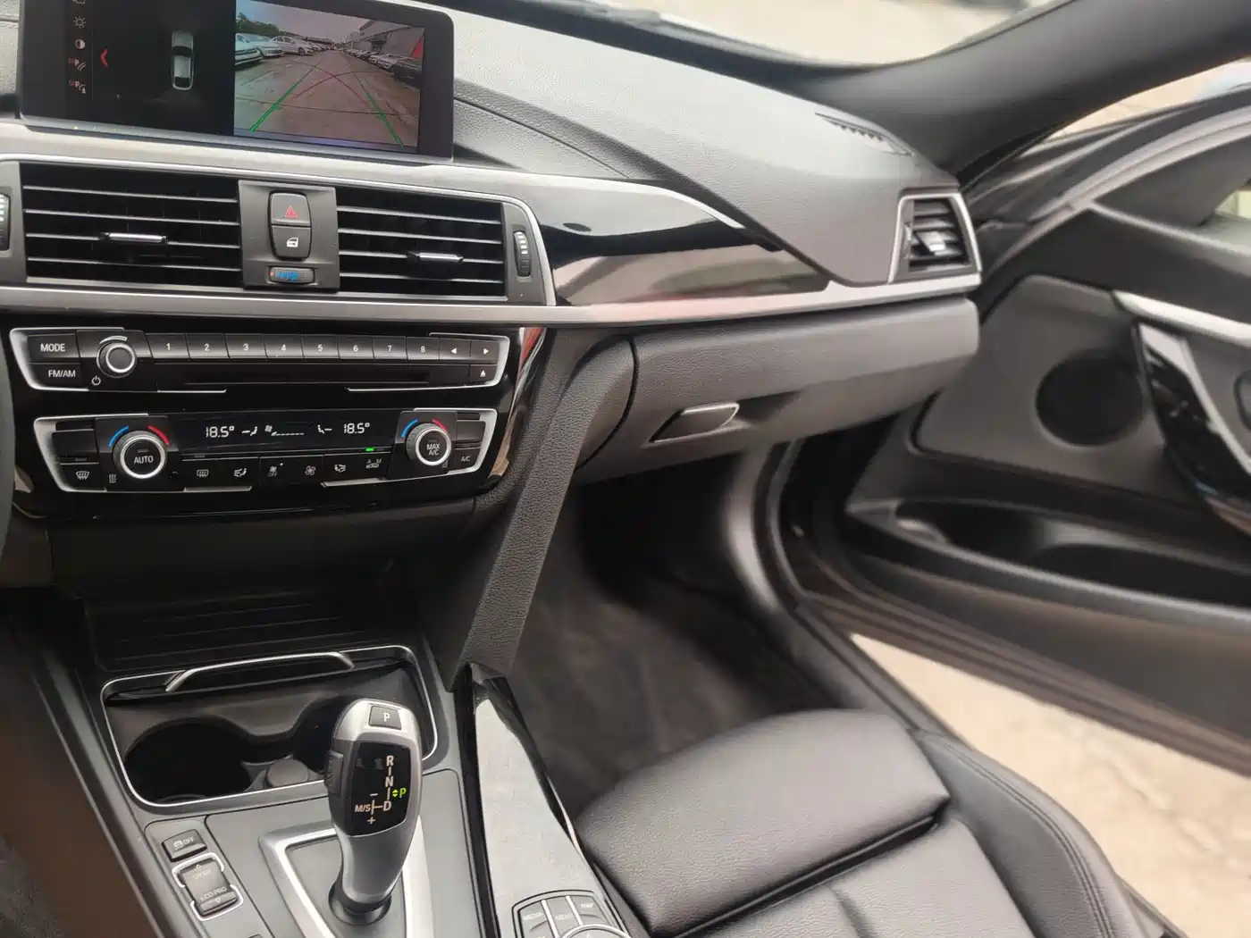 BMW 3 Series GT 2020 320i M Sport Package фото 15