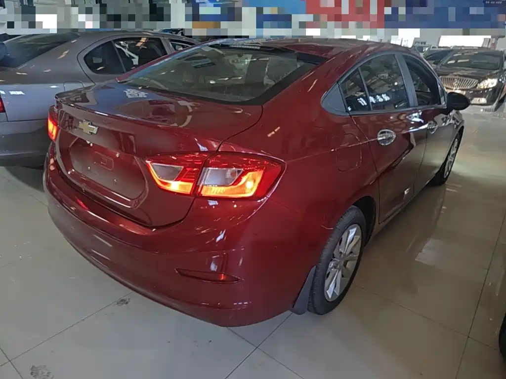 Chevrolet Cruze 2017 2018 320 Automatic Pioneer Sunroof Edition