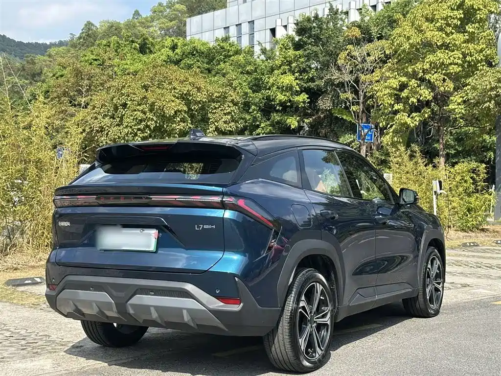 Geely Galaxy Galaxy L7 2025 EM-i 115km Explorer+ Edition фото 25