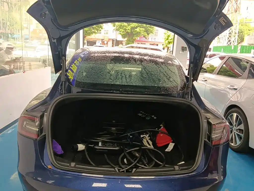 Фото 19 - Tesla Model 3
