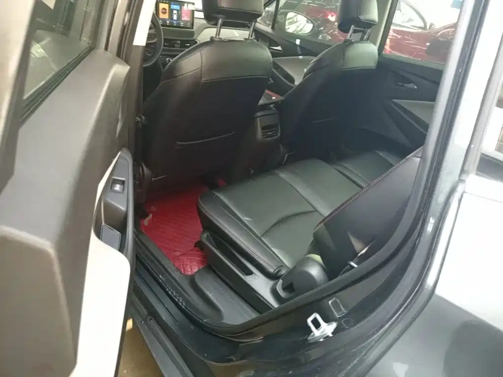 Chevrolet Volando 2019 2018 530T Auto Sport Edition (5+2 seater) China V