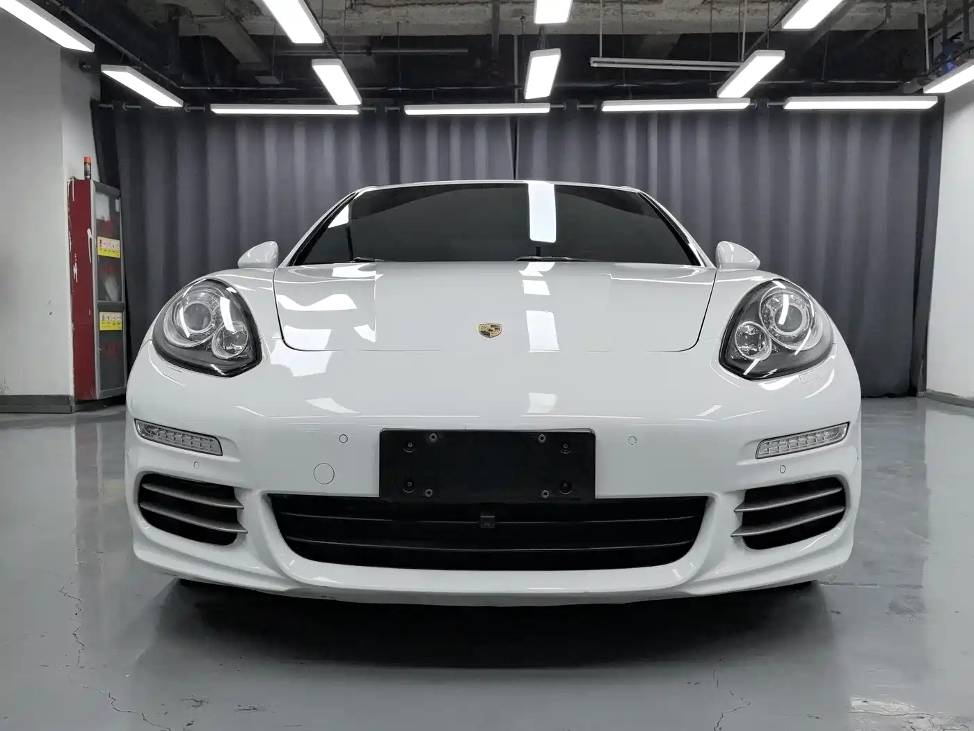 Porsche Panamera 2014 Panamera 4 3.0T фото 2