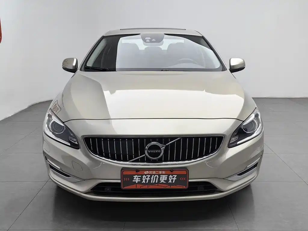 Фото 3 - Volvo S60