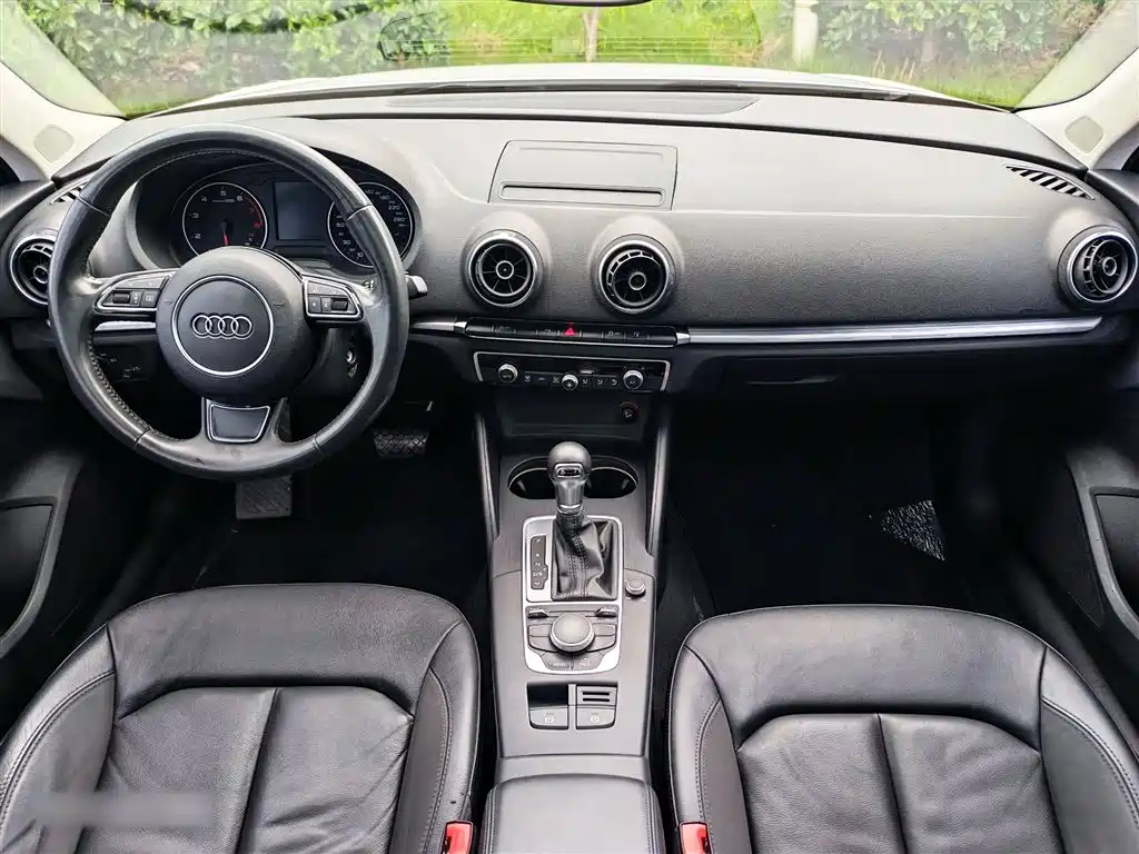 Audi A3 2014 Sportback 35 TFSI Automatic Comfort фото 16