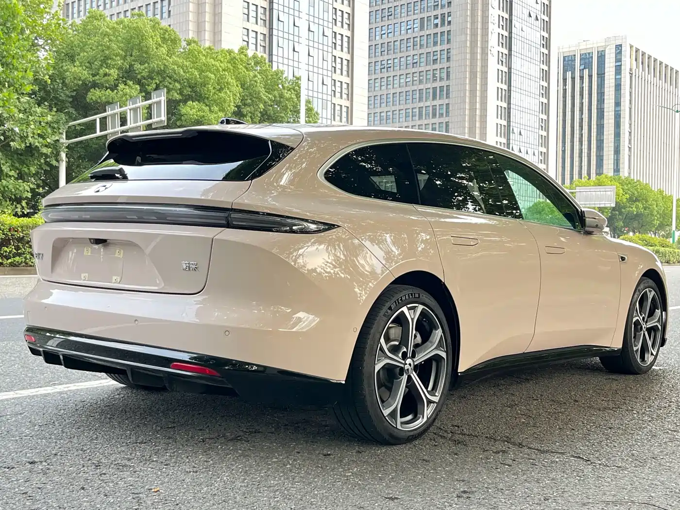 NIO NIO ET5T 2025 75kWh Touring 5