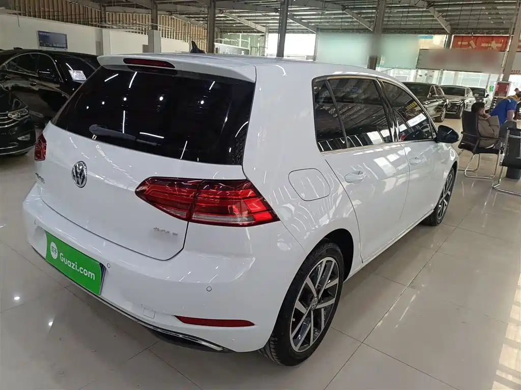 Volkswagen Golf 2020 Beloved Edition 200TSI DSG Comfort Progressive фото 7