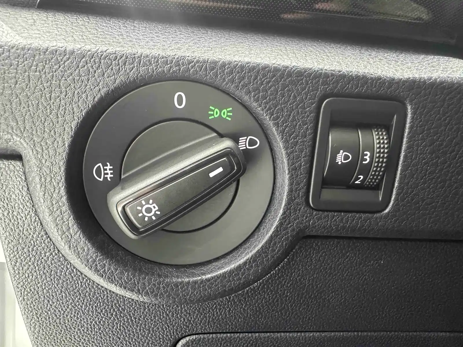 Photo 10 - Volkswagen Tharu