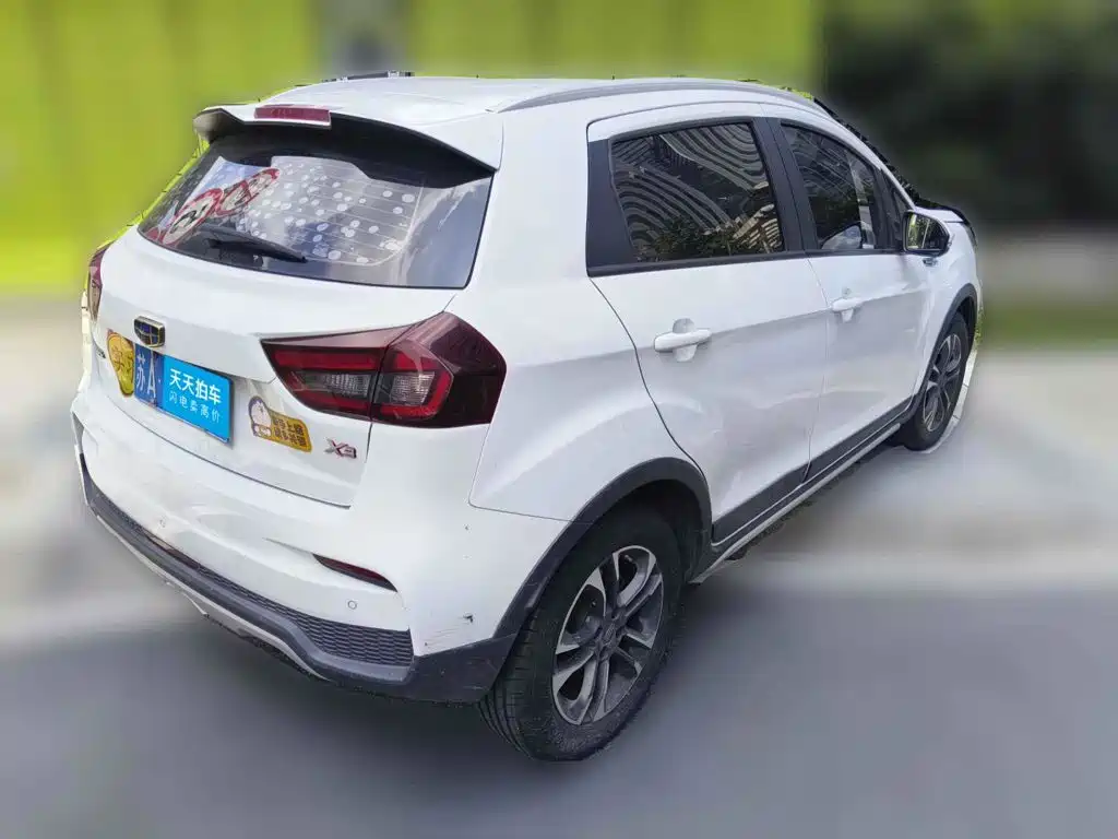 Фото 2 - Geely Vision X3