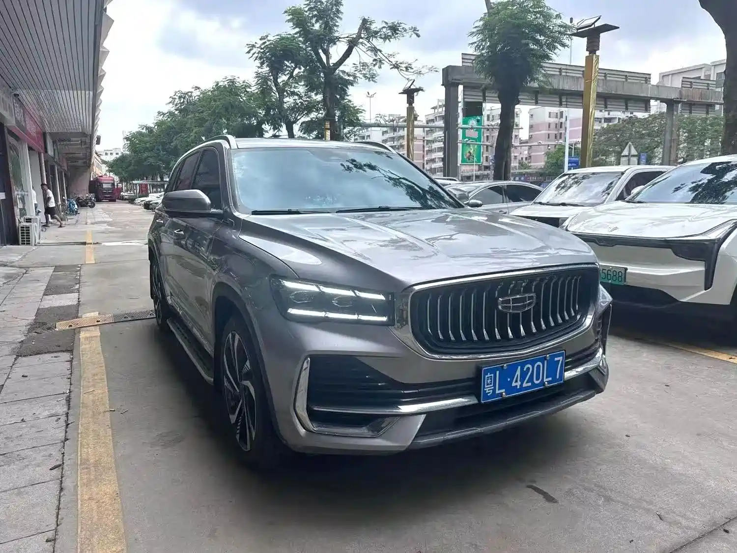 Фото 2 - Geely Monjaro