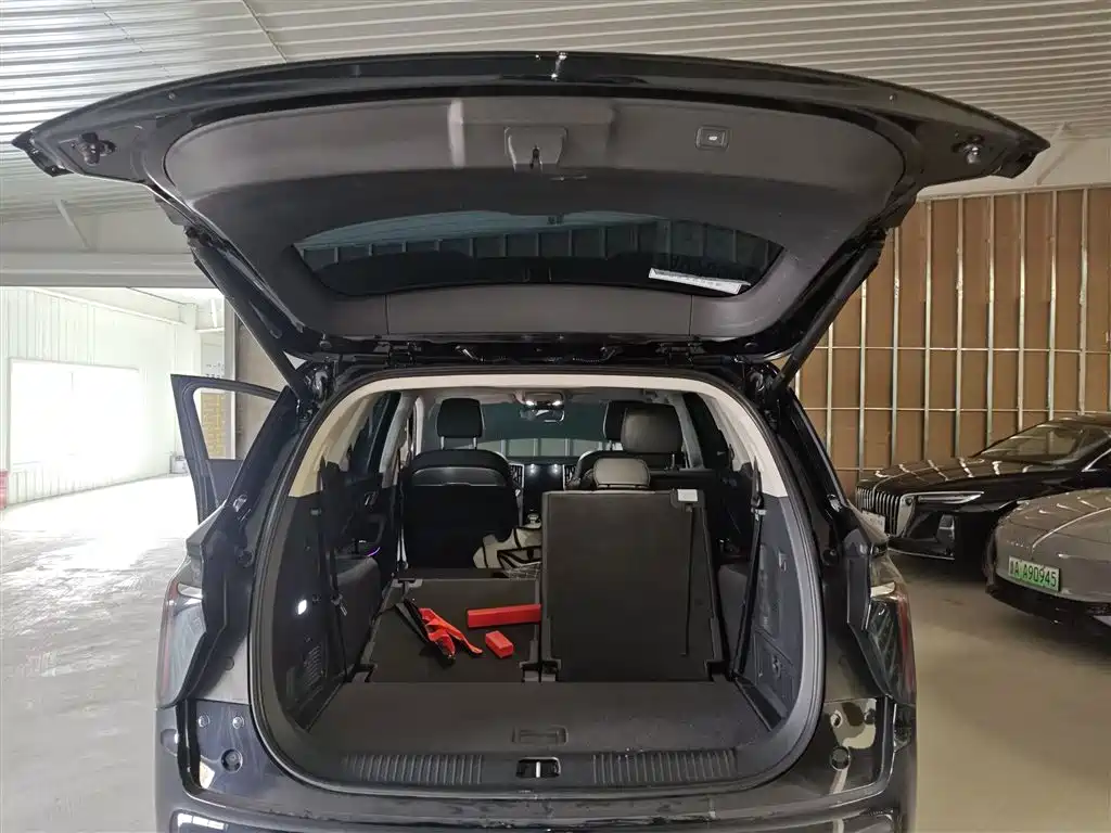 Hongqi HS7 PHEV 2024 2.0T PHEV 4WD Flagship Edition 6-seater фото 15