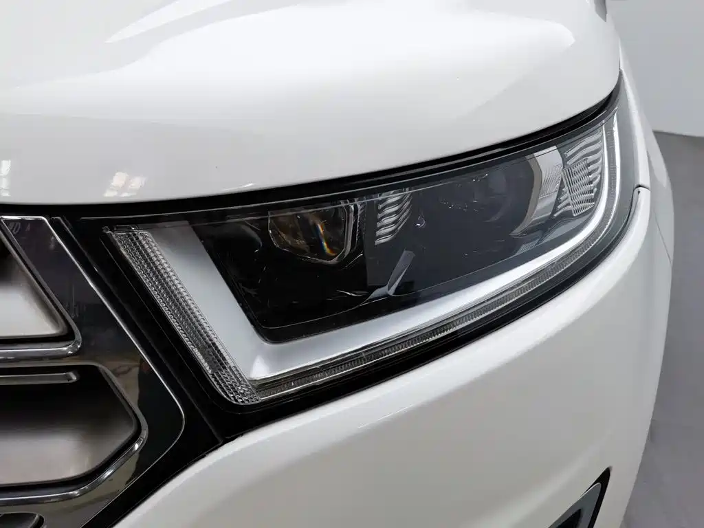 Фото 7 - Ford Edge