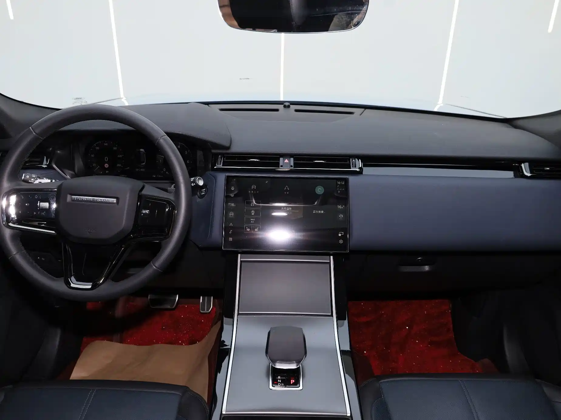 Фото 13 - Land Rover Range Rover Velar