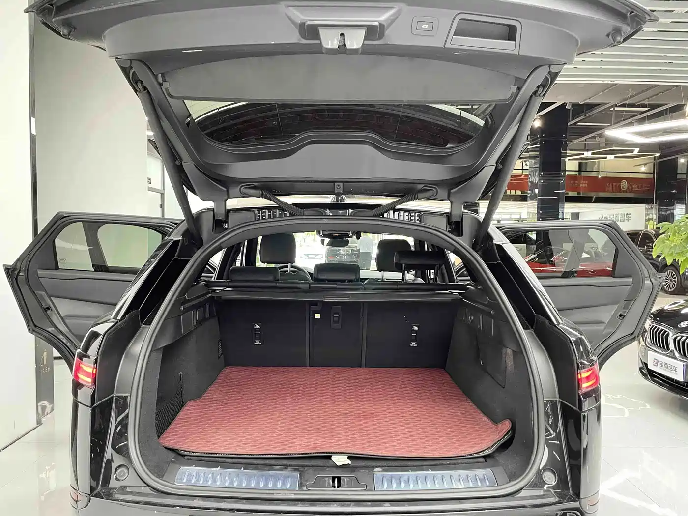 Land Rover Range Rover Velar 2024 2024 Dynamic SE