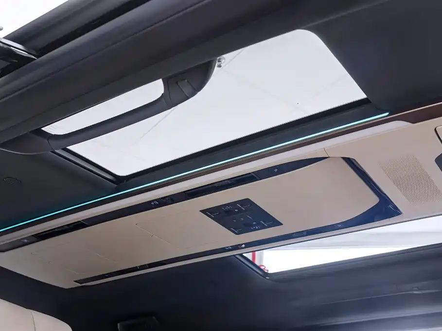 Toyota Vellfire 2024 Crown Hybrid 2.5L Executive Premium Edition фото 19