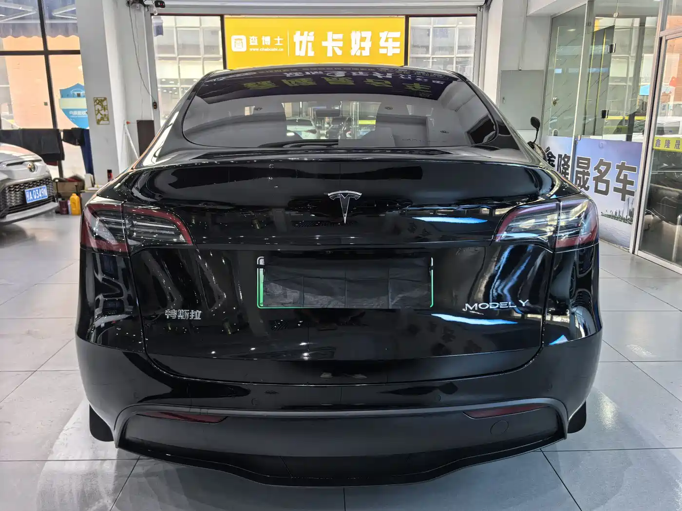 TESLA MODEL Y