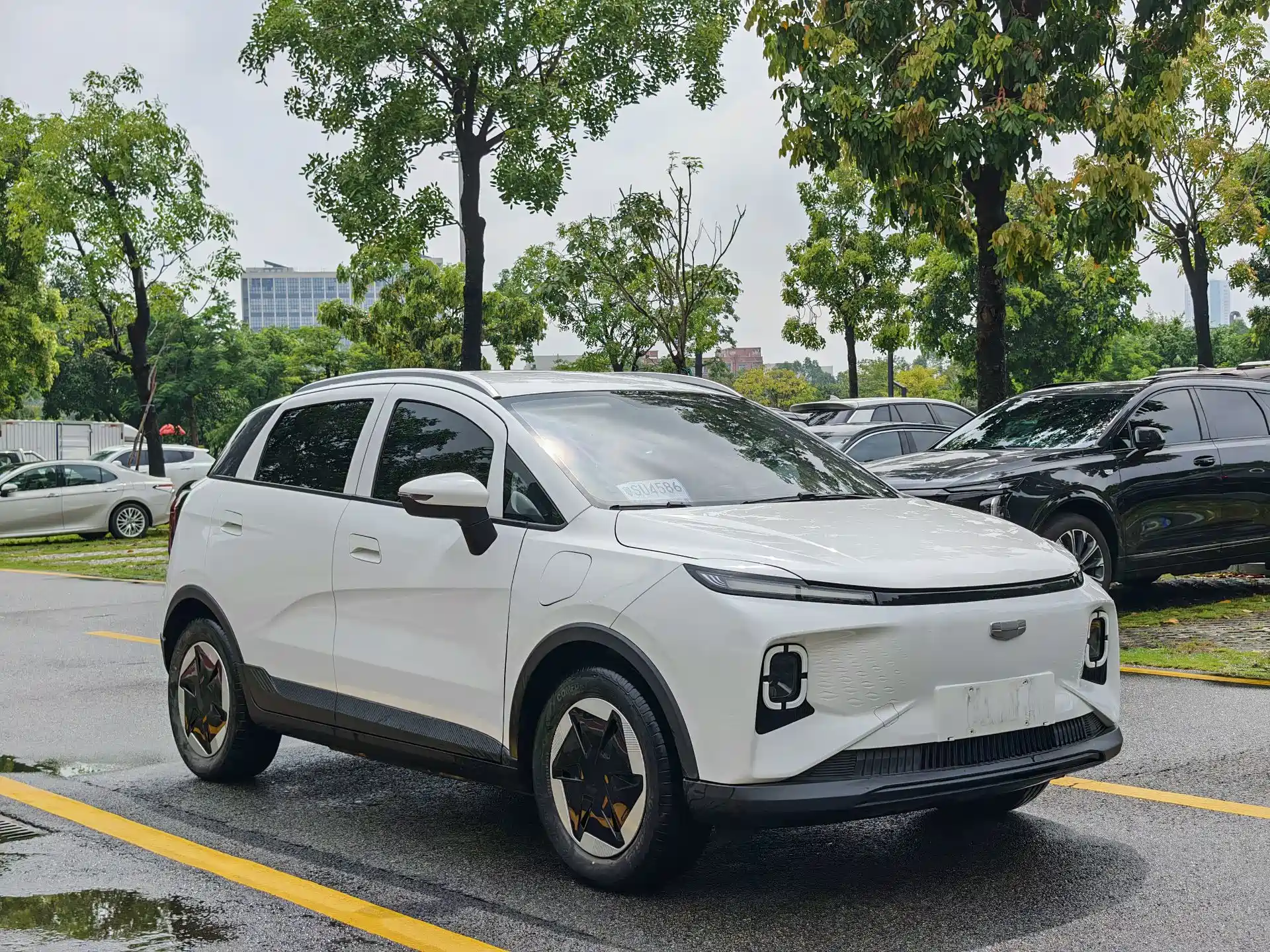 Фото 3 - Geely Geometry E Firefly