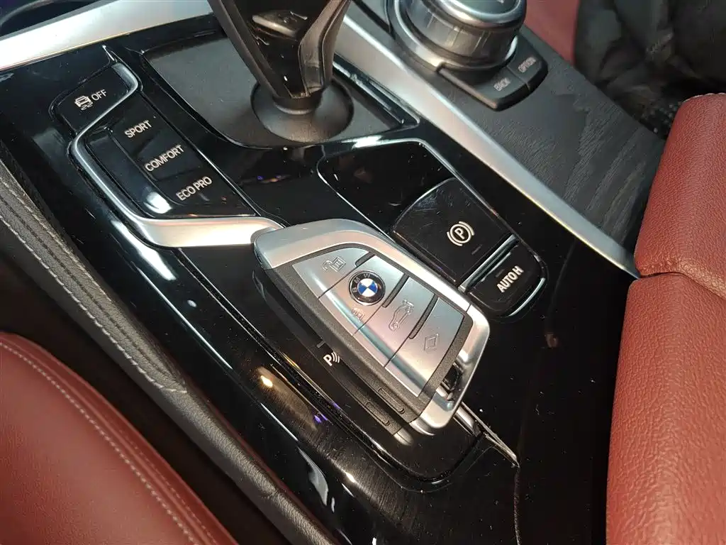 BMW 5 Series 2022 Facelift 530Li Leading M Sport Package фото 17