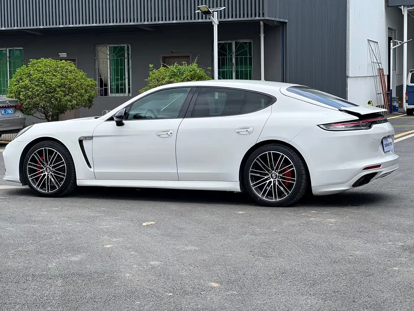 Porsche Panamera 2010 Panamera 4 3.6L фото 10