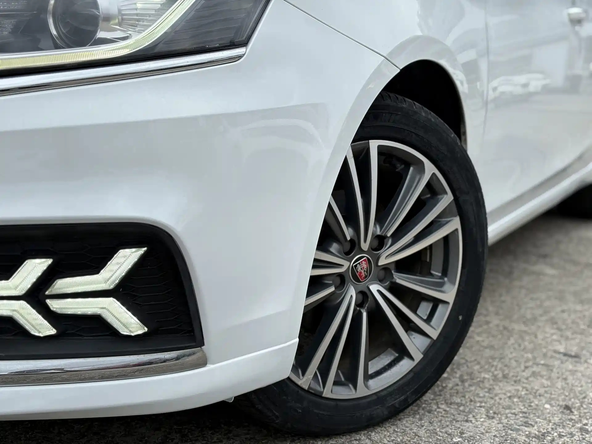 Фото 7 - Roewe i6