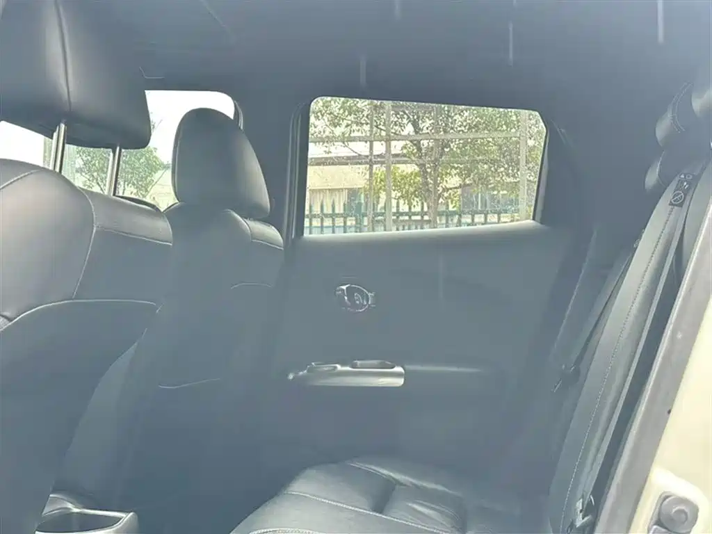 INFINITI ESQ