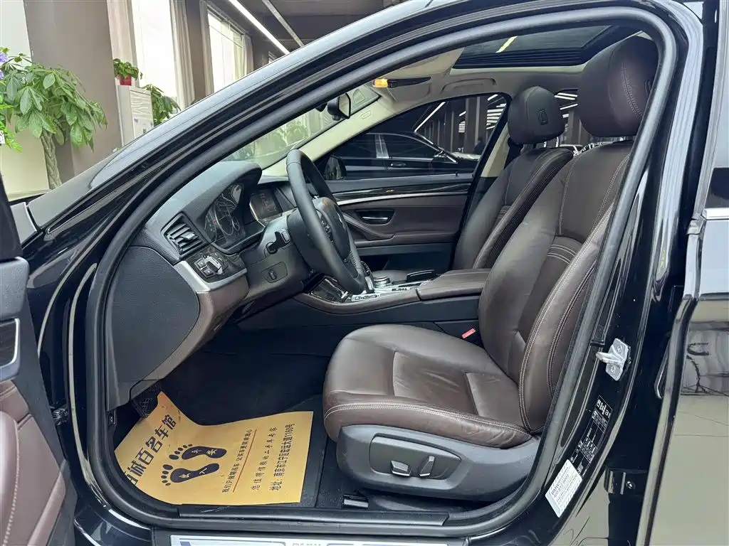 BMW 5 Series 2014 525Li Luxury Design Package фото 10