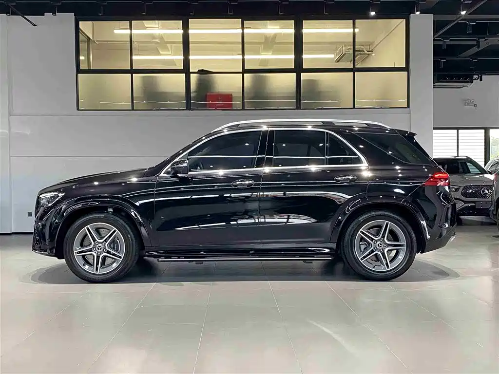 Mercedes-Benz GLE 2024 GLE 450 4MATIC Fashion фото 3