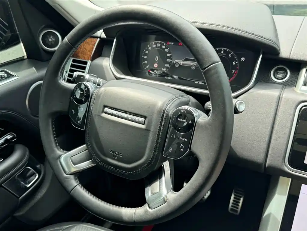 Land Rover Range Rover 2020 3.0 L6 Heritage Extended Edition фото 27