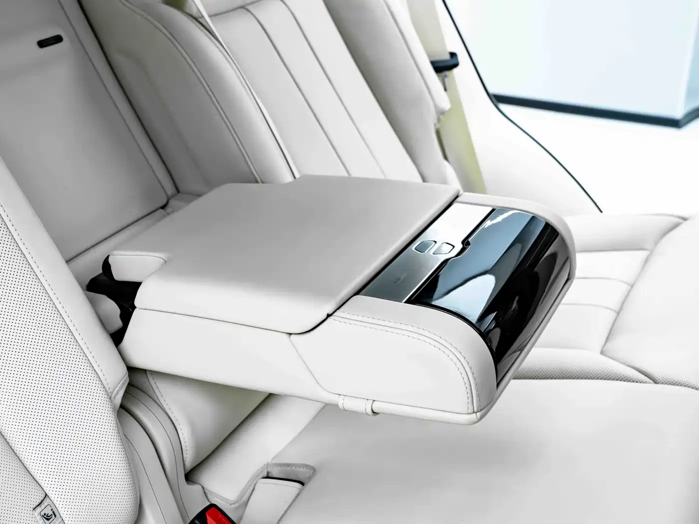 Photo 15 - Land Rover Range Rover