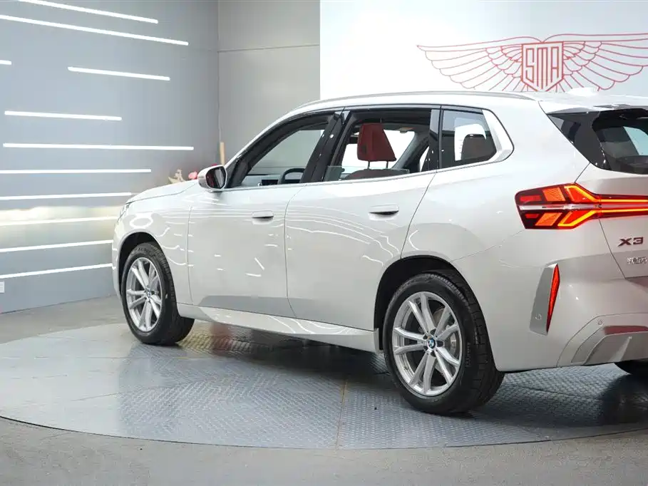 BMW X3 2025 Facelift xDrive25L Luxury Package фото 3