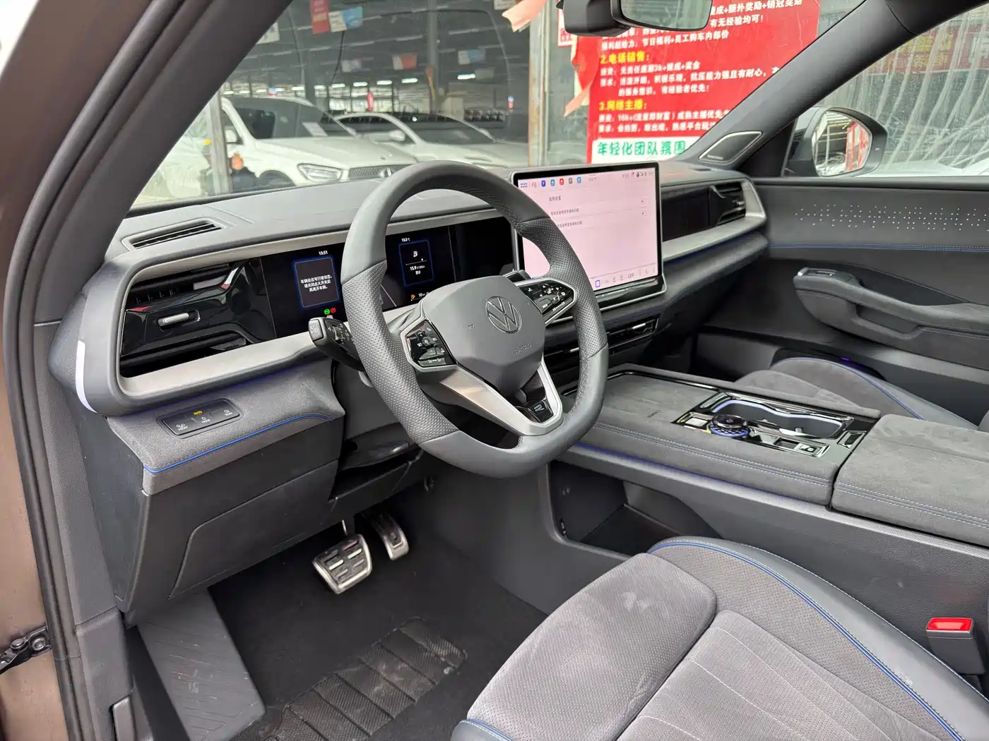 Volkswagen Teramont 2025 Teramont Pro 450TSI 4WD Summit Edition фото 6