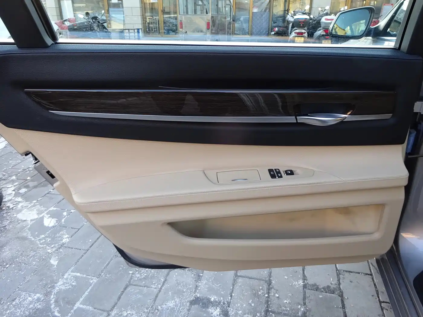 BMW 7 Series 2011 730Li Elegance фото 26