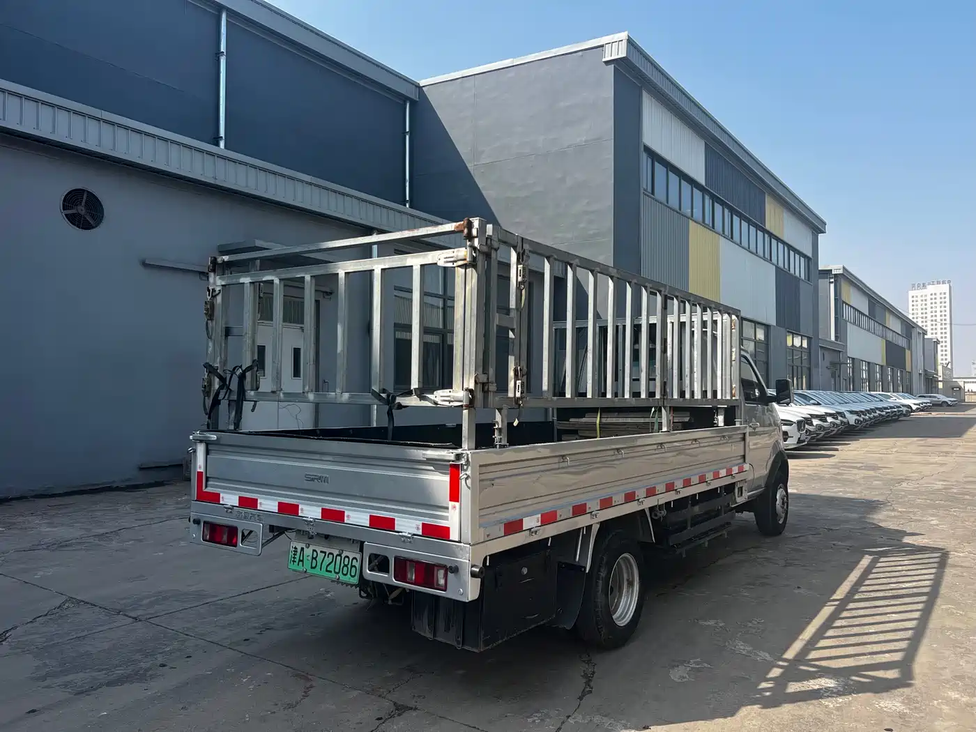 SRM XINYUAN XINYUAN T5L EV